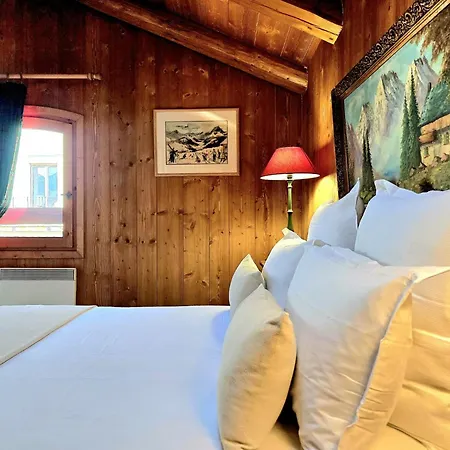 A Soulful Alpine Retreat In מגב